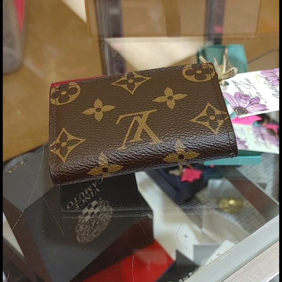 Louis VuittonđşMonogram Fuschia Zoe Small Wallet - Picture 8 of 14